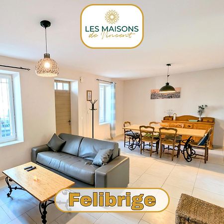Felibrige - Clim - Cour Villa Arles Bagian luar foto
